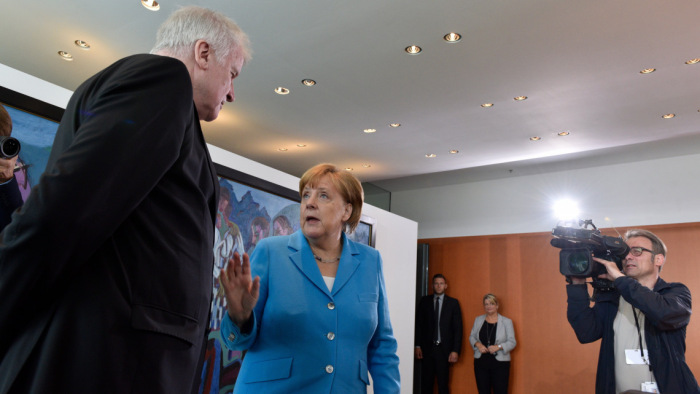 Újabb mélypontra süllyedt a német kormánypártok támogatottsága