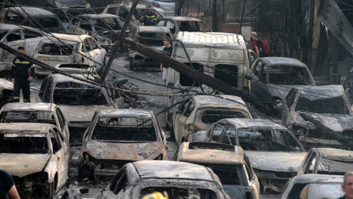 Újabb megrázó felvételek a görögországi tűzvészről