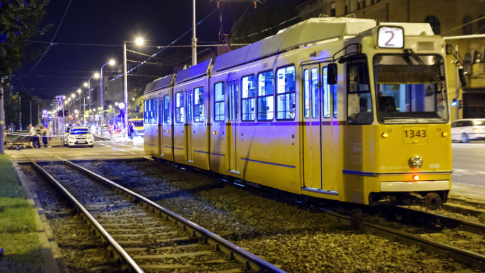 Halálra gázolt a villamos egy férfit Budapesten