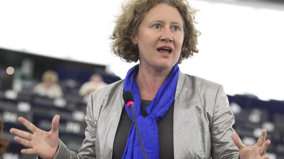 Strasbourg, 2013. július 2.Az Európai Parlament által közreadott képen Judith Sargentini, a Zöldek/ az Európai Szabad Szövetség Képviselőcsoportja holland tagja felszólal a Rui Tavares portugál zöldpárti európai parlamenti képviselő által készített, a jogállamiság magyarországi helyzetéről szóló jelentésről folytatott vitán az Európai Parlament plenáris ülésén Strasbourgban 2013. július 2-án. (MTI/EP/Fred Marvaux)