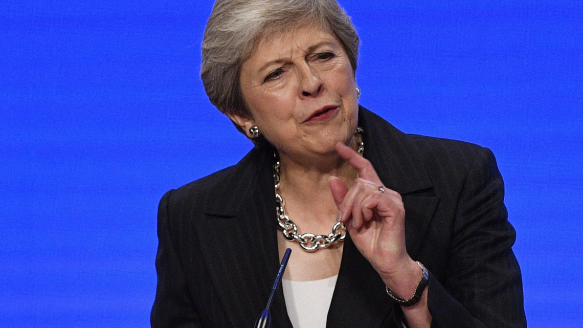 Birmingham, 2018. október 3.Theresa May brit miniszterelnök felszólal a kormányzó brit Konzervatív Párt Birminghamben rendezett éves kongresszusán, 2018. október 3-án. (MTI/EPA/Neil Hall)