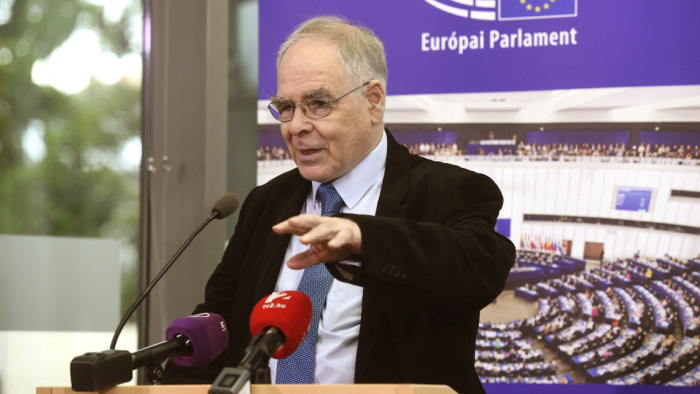 Schöpflin György: fogadni mernék rá, hogy nem szavazzák meg az új Európai Bizottságot