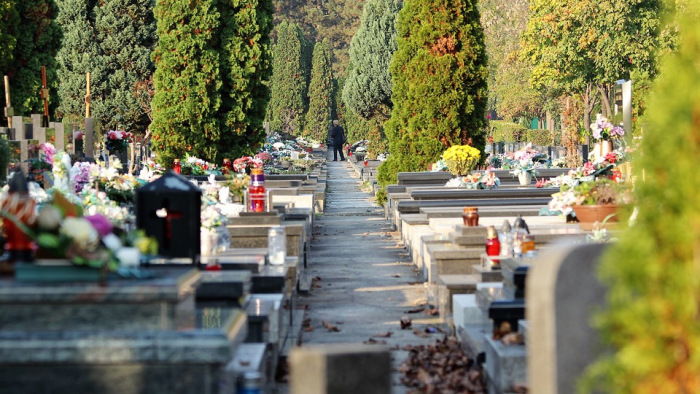 Hatalmas eltérés lehet a sírhelyárak között Magyarországon