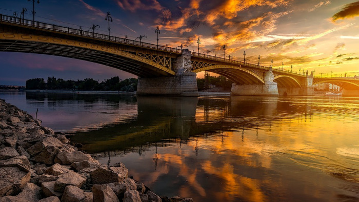 A Dunába vetette magát egy férfi a Margit hídról