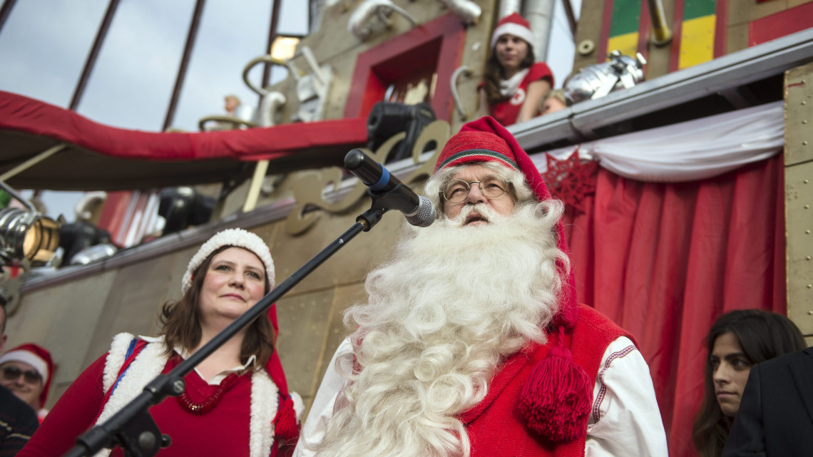 Joulupukki, a lappföldi Mikulás a 10. születésnapját ünneplő Mikulásgyár megnyitóján Budapesten 2014. december 5-én.