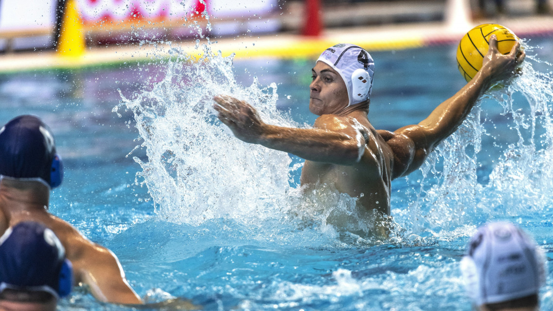 Pohl Zoltán, az FTC játékosa a férfi vízilabda ob I három győzelemig tartó fináléjának harmadik, FTC-PQS Waterpolo - Szolnoki Dózsa mérkőzésén Budapesten, a Császár-Komjádi Béla Sportuszodában 2018. május 19-én. Vendégként szépített a Szolnok, FTC-PQS Waterpolo - Szolnoki Dózsa 6-14.