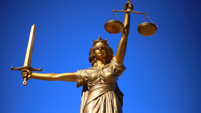 Választhatnak a bírák két elv között a devizahiteles ügyek megítélésekor