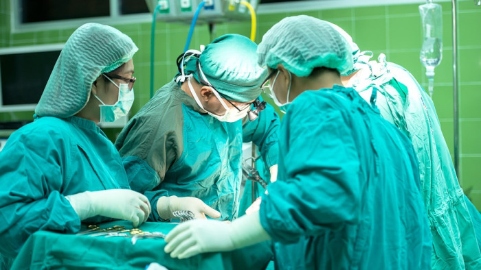 Érezhető a javulás: már „csak” 144 napot kell várni egy szívbillentyűműtétre