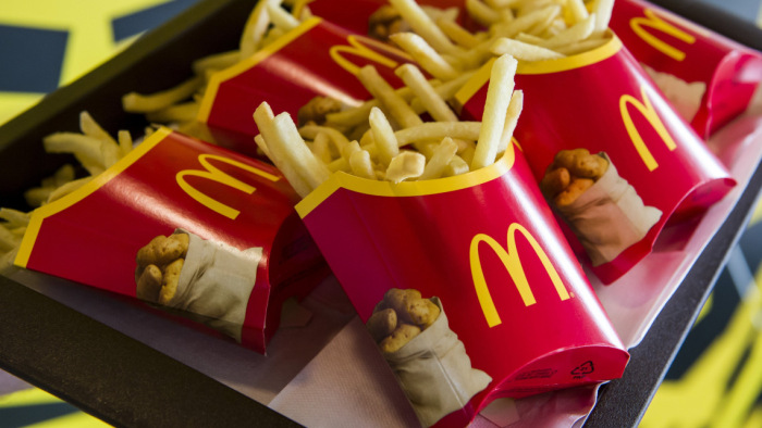 A szerelem okozta a McDonalds-vezér vesztét