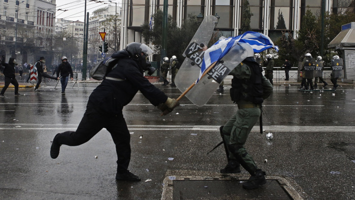 Erőszakba torkollott az erőszakellenes görög tüntetés