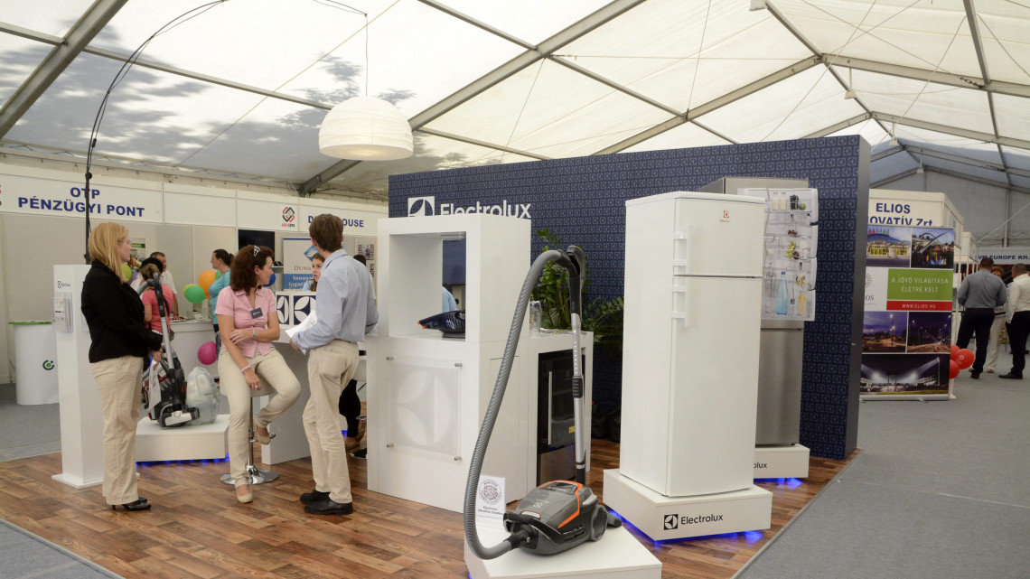 Az Electrolux standja az V. jász expo és fesztivál megnyitóján Jászberényben 2015. szeptember 4-én.