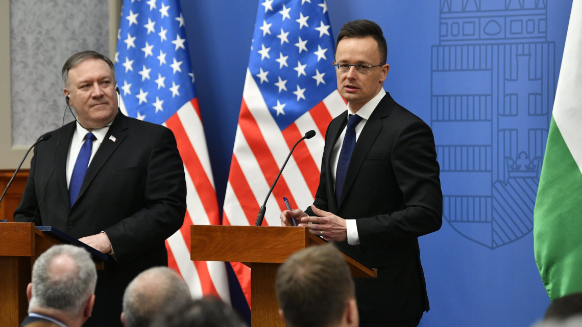 Az orosz és a kínai veszélyre is figyelmeztetett Pompeo