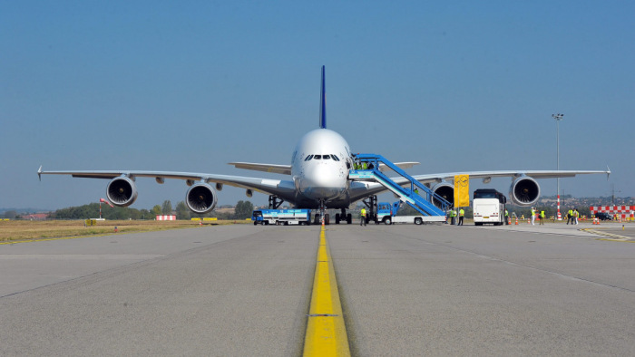 Teljesen megváltoztatja a beszállást a repülőgépekbe a Lufthansa