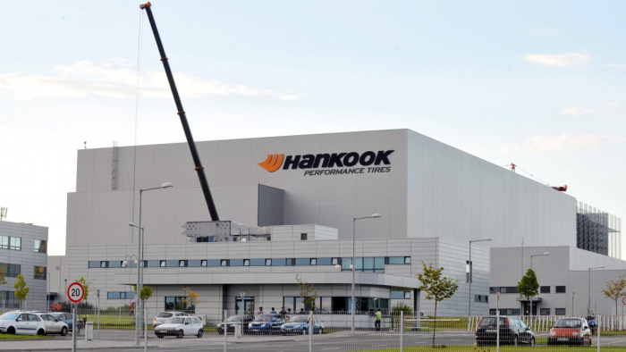 Folytatódik a sztrájk a Hankook-gyárban