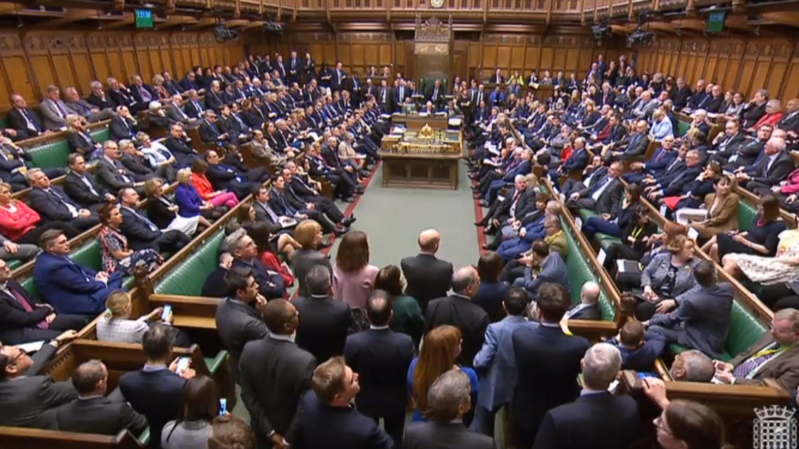 A brit parlament által közreadott, videofelvételről készített kép a képviselőkről a brit EU-tagság megszűnéséről (Brexit) tartott parlamenti vitában Londonban 2019. március 29-én. A londoni alsóház harmadszor is elutasította Brexit feltételrendszerét rögzítő megállapodást.