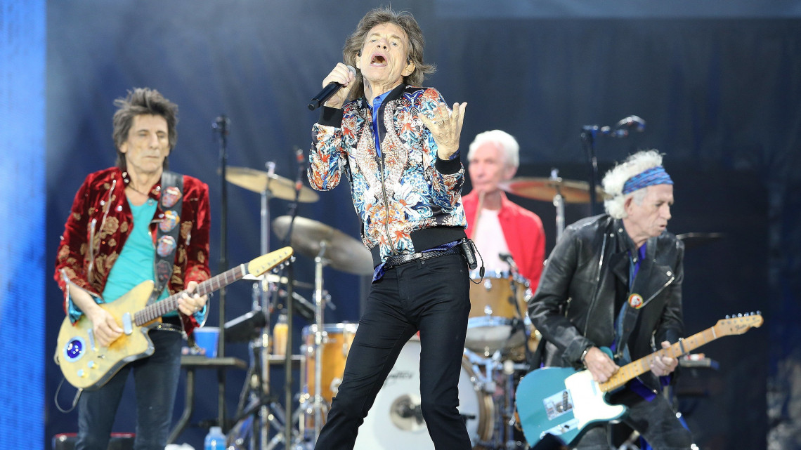 Manchester, 2018. június 6.Ronnie Wood, Mick Jagger, Charlie Watts és Keith Richards, a Rolling Stones brit rockzenekar tagjai (b-j) a No Filter című európai turnéjuknak a manchesteri Old Trafford stadionban adott koncertjén 2018. június 5-én. (MTI/EPA/Nigel Roddis)