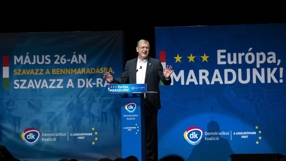 Gyurcsány Ferenc, a Demokratikus Koalíció (DK) elnöke beszédet mond a párt európai parlamenti kampánynyitó rendezvényén a Budapest Kongresszusi Központban 2019. április 14-én.