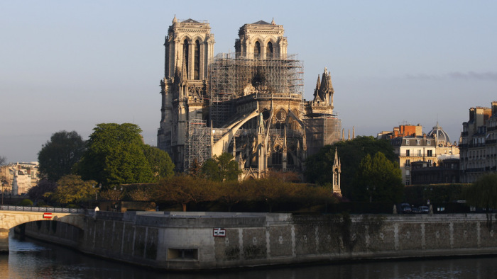 Hozzányúlnak a Notre-Dame-hoz