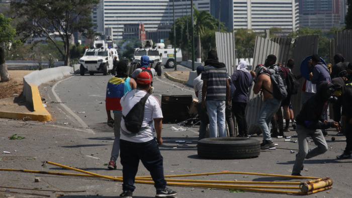 Nagy tüntetés Caracasban, 37 sérülttel