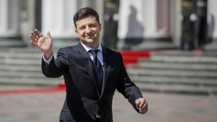 Nagy sebességre kapcsolt az új ukrán elnök, lépett a házelnök is