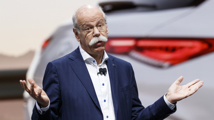 Zseniális videóval üzent a BMW a Mercedesnek - Mutatjuk, hogy búcsúztatták a konkurencia főnökét