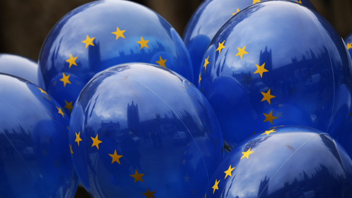 Fóris György: a 2020-as év az Európai Unió egységpróbája lehet