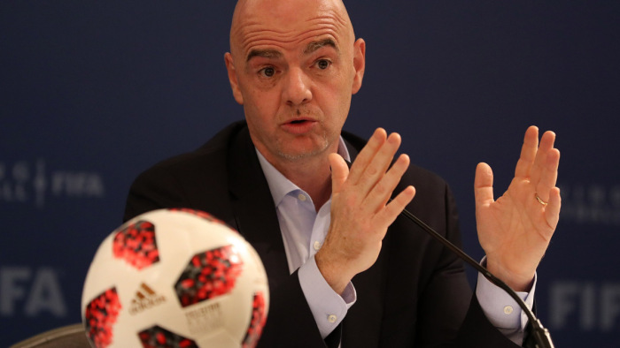 A FIFA-elnök egy hónapos fegyverszünetet kért