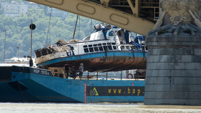 Hajóbaleset: már nem csak a Dunában keresik a három koreait