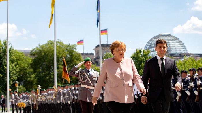 Rosszul lett Angela Merkel