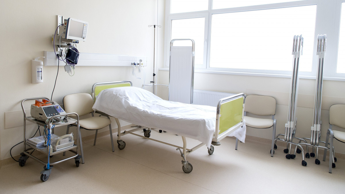 Gyermeksürgősségi baleseti betegszoba a győri Petz Aladár Megyei Oktató Kórház újonnan átadott gyermeksürgősségi részlegében 2018. december 4-én.