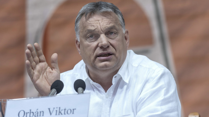 Orbán Viktor Tusnádfürdőn - Le kell jönni a gázról!