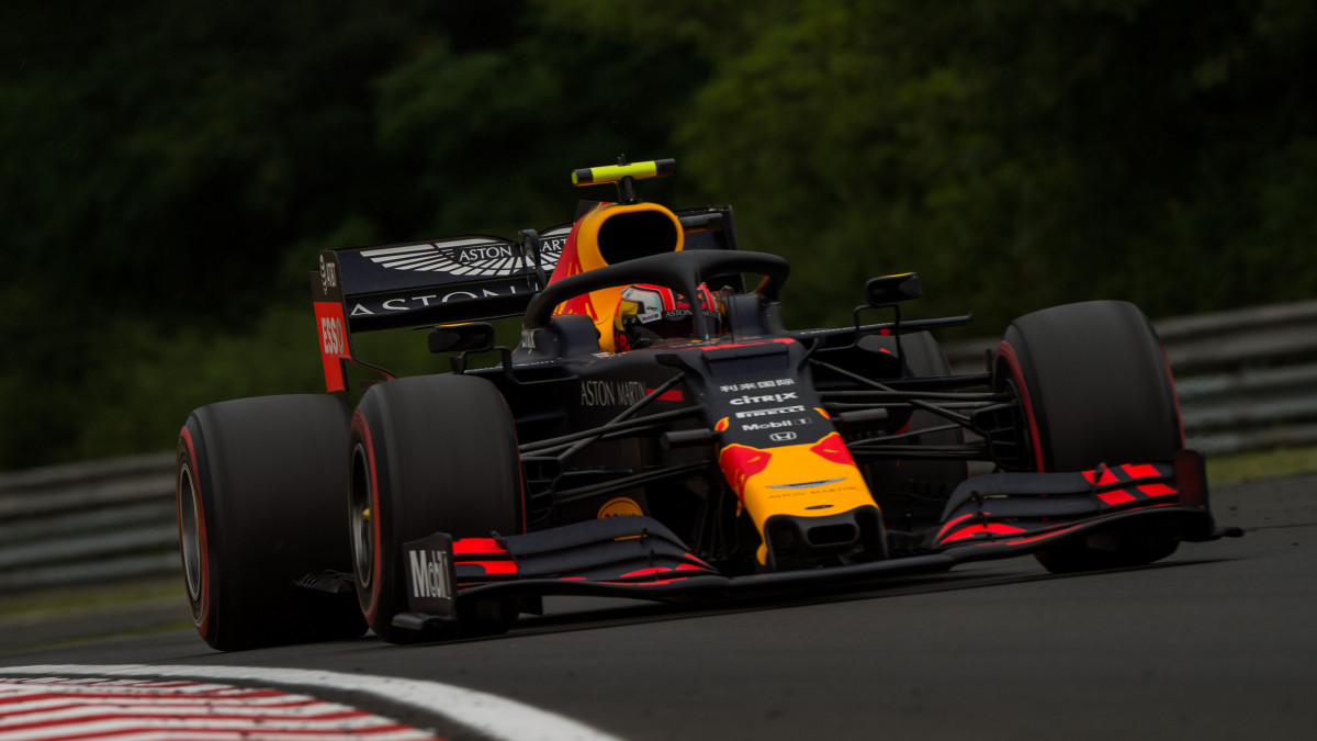 Pierre Gasly, a Red Bull francia versenyzője a Forma-1-es Magyar Nagydíj második szabadedzésén a mogyoródi Hungaroringen 2019. augusztus 2-án.