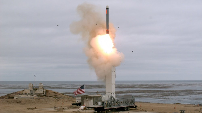 Az amerikaiak sem tétlenkednek, rakétát lőttek ki Kaliforniából