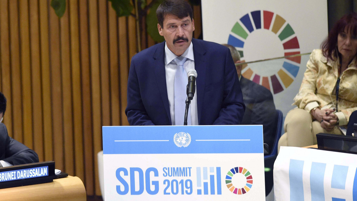 Áder János köztársasági elnök felszólal a Fenntartható Fejlődési Célokról szóló csúcstalálkozón az ENSZ-ben, a világszervezet New York-i székházában 2019. szeptember 25-én.