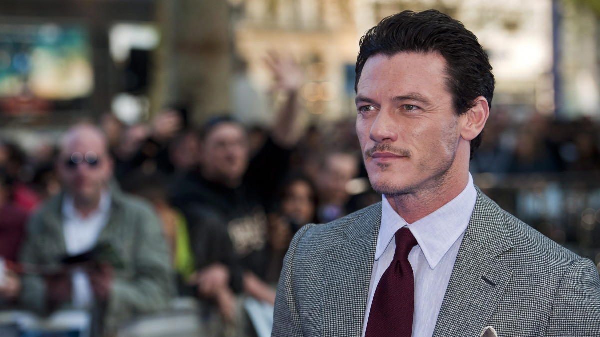 Luke Evans brit színész a Halálos iramban 6. (Fast and Furious 6) című filmjének bemutatóján Londonban 2013. május 7-én.