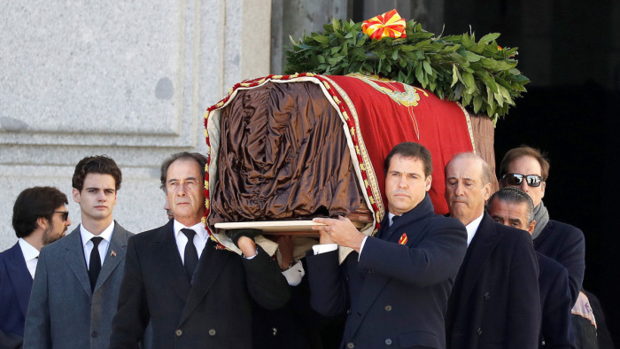 Kitették sírhelyéről a spanyol diktátort, akinek brutalitásáról még a Gestapo is elborzadt - fotók