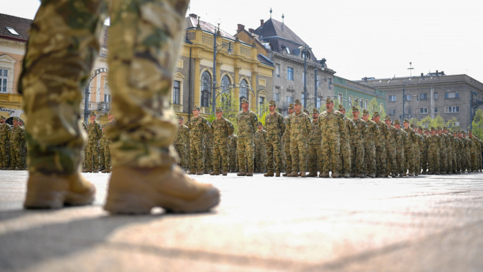 Magyarország átvenné a koszovói misszió irányítását