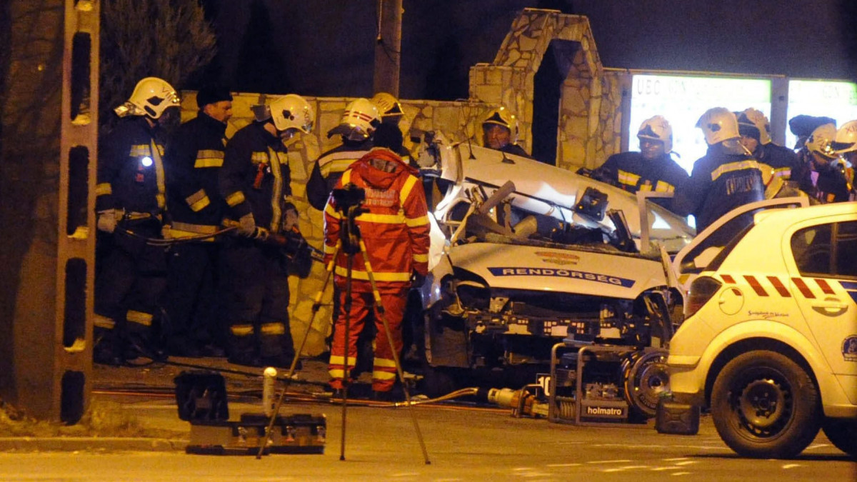 Baleset helyszíne a főváros XVIII. kerületében 2015. február 7-én, ahol két rendőr életét vesztette egy közúti balesetben kora hajnalban. Az Üllői úton történt balesetben három autó ütközött, az egyik egy rendőrségi szolgálati gépkocsi volt. A rendőrautóban utazó törzsőrmester és őrmester olyan sérüléseket szenvedett, hogy a helyszínen életüket vesztették. Az egyik gépkocsiból egy embert a mentők súlyos sérülésekkel kórházba vittek.