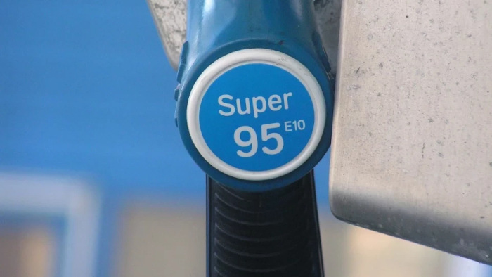 Itt egy lista arról, melyik autóknak árthat az újfajta 95-ös benzin