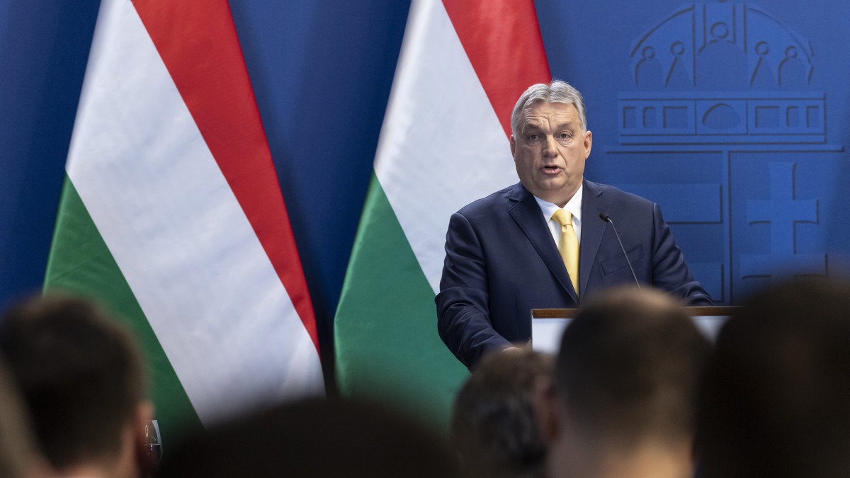 Orbán Viktor miniszterelnök évindító nemzetközi sajtótájékoztatóján a Karmelita kolostorban 2020. január 9-én.