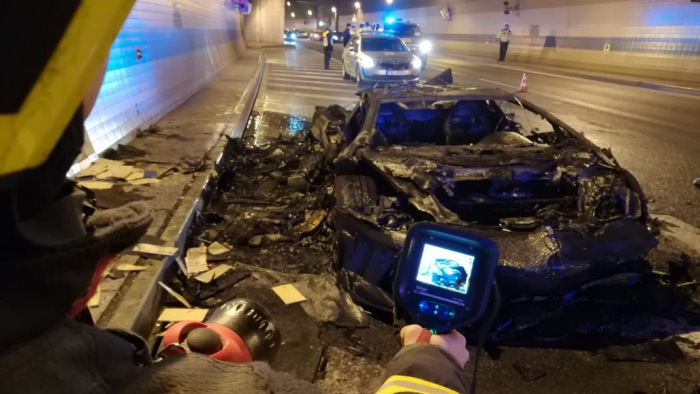 Egy alagútban lett a lángok martaléka egy ritka Lamborghini - videó