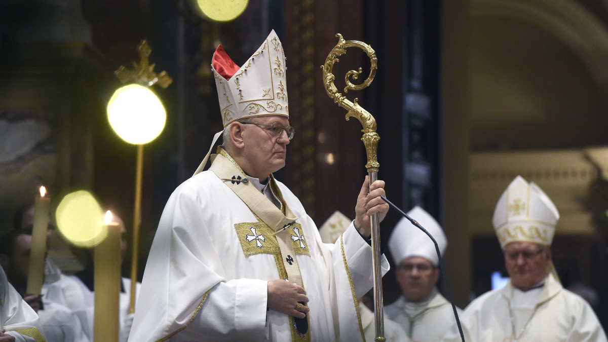 Erdő Péter bíboros, esztergom-budapesti érsek a pálos szerzetesrendet megszervező Boldog Özséb halálának 750. évfordulóján bemutatott szentmisén a Szent István-bazilikában 2020. január 20-án.