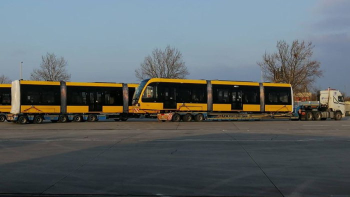 Érkeznek az új budapesti villamosok