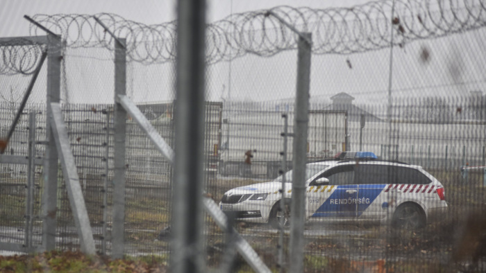 Lezárták a szerb határt a személyforgalom előtt