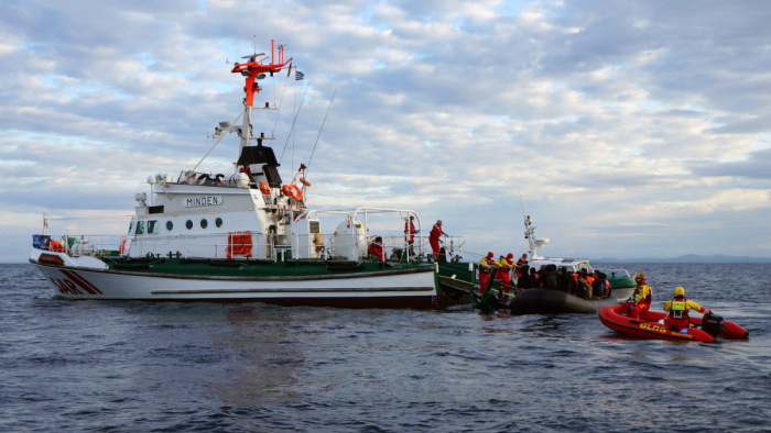 Tengeri katasztrófa - migránsokkal teli hajó süllyedt el