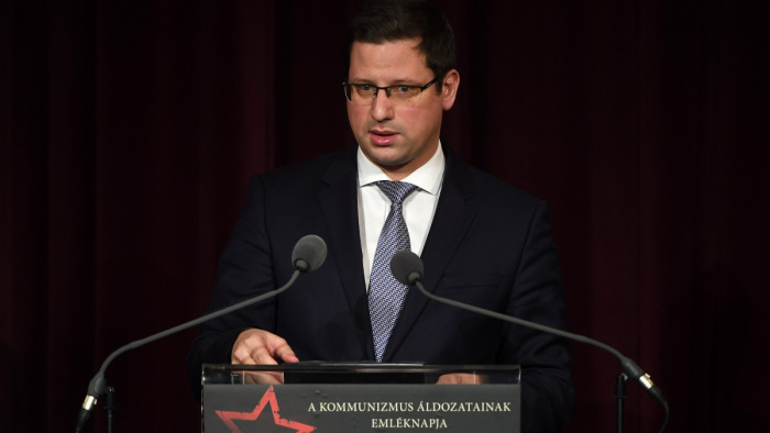 Gulyás Gergely közölte, mikor dönthet az Országgyűlés a visszaállásról