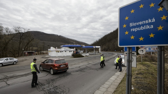 Börtönőrök és pénzügyőrök is szolgálni fognak a szlovák határon