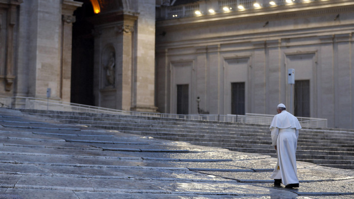 Szexuális visszaélések: Ferenc pápa ma megdönt egy nagy tabut
