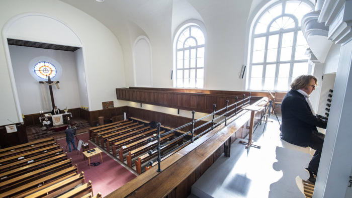 Óvatos templomnyitásban vannak a történelmi egyházak