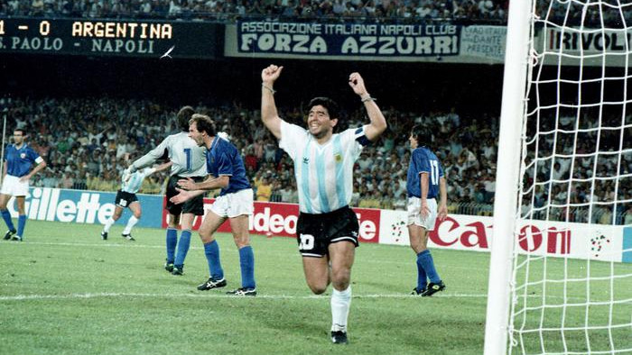 Lattaccante argentino Diego Armando Maradona esulta durante la semifinali dei Mondiali di Italia 90 contro lItalia, Napoli, 03 luglio 1990. ANSA